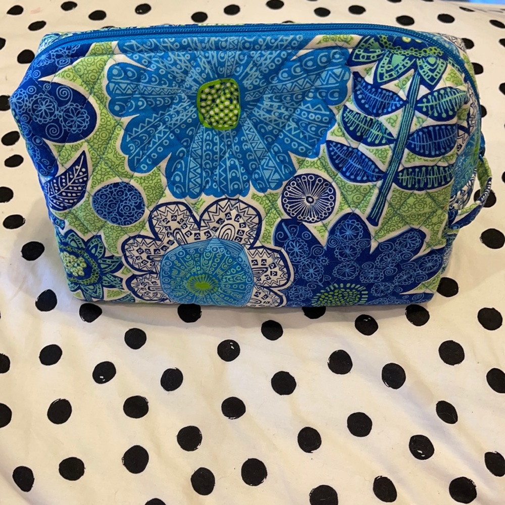 Vera Bradley Toiletry Bag💜